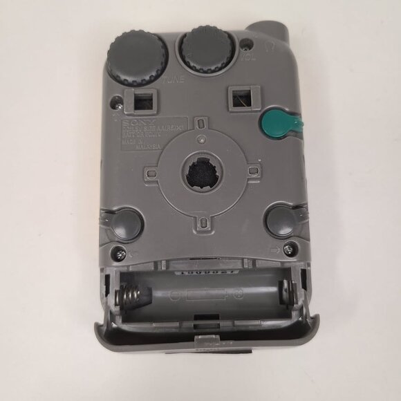 Vintage Sony Sports AVLS FM/AM Walkman Radio SRF-85 Yellow - Picture 7 of 7